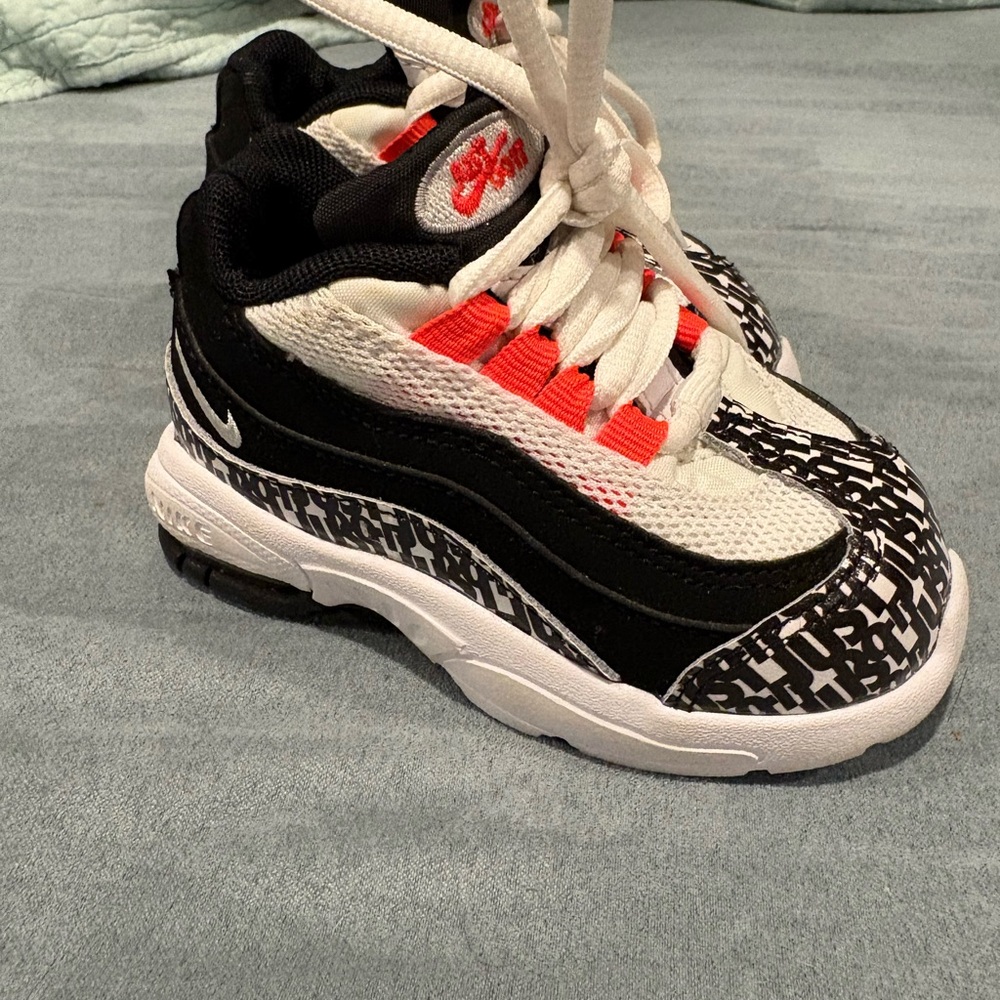 Nike Black and White Sneakers with Athletic Silhouette